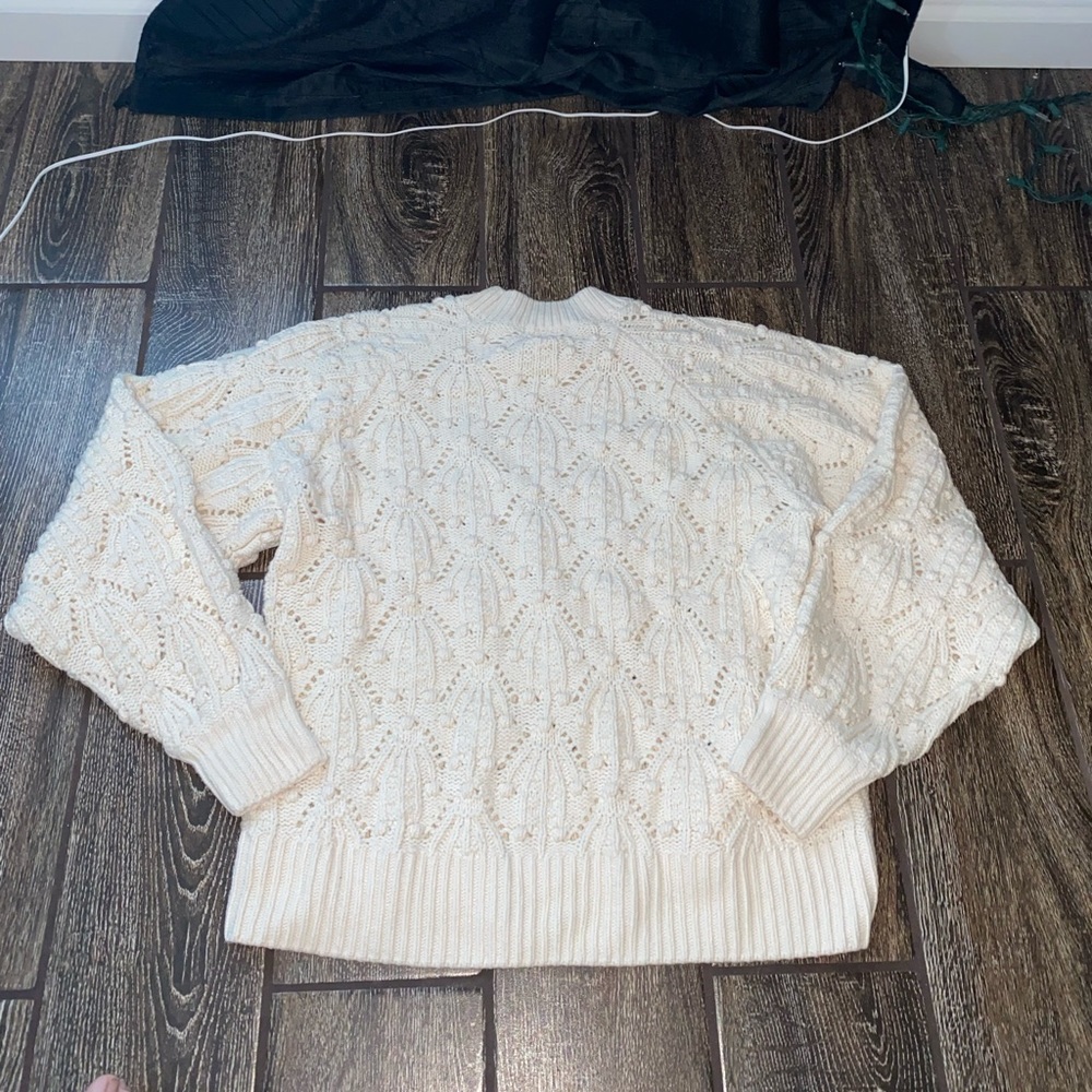H&M Sweater - Picture 4 of 6
